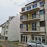 за гости кирови 아크토폴